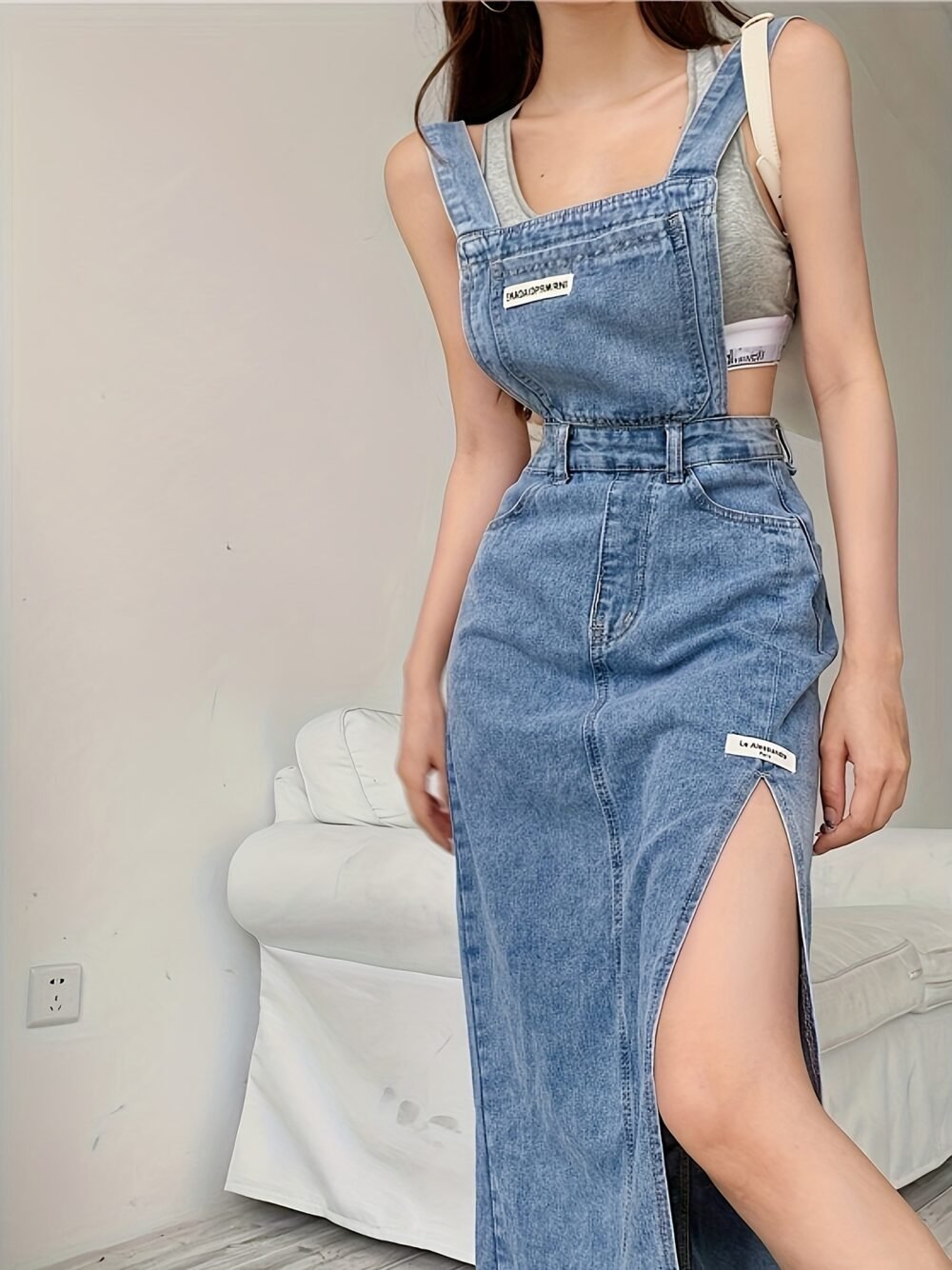 863b2735-906c-4934-95fc-c392dad80fc3.jpg Women's Retro Denim Fringe Split Skirt with Suspender Detail
